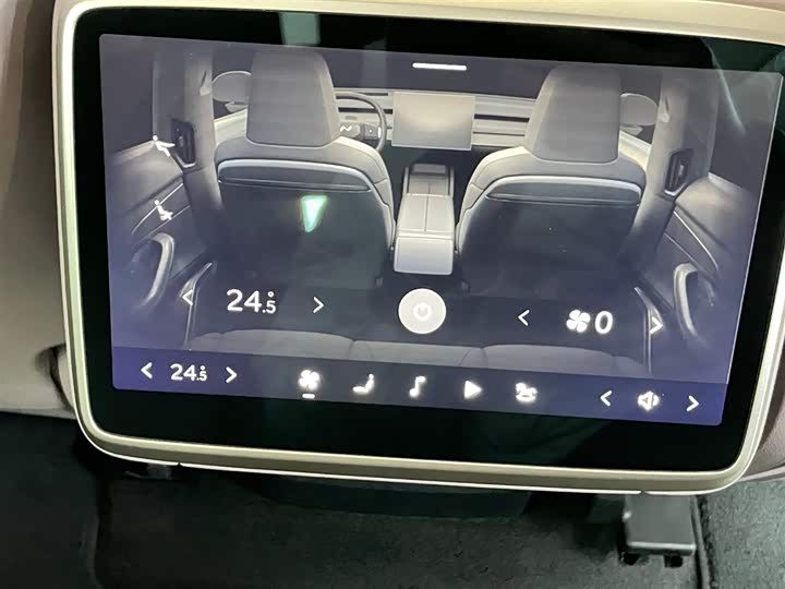 Фото 10 - Nio Onvo L60