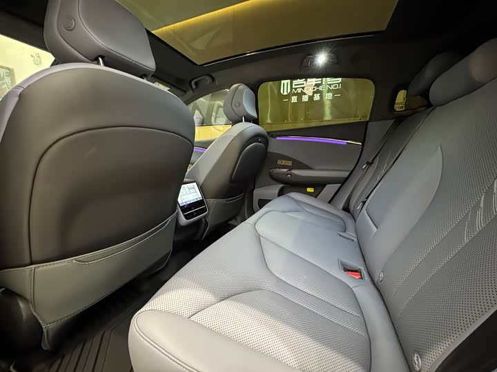 Фото 10 - XPeng G7