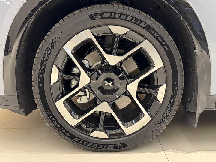 Фото 24 - XPeng G7