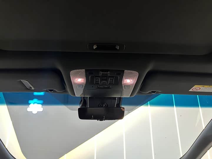 Фото 14 - Lexus LM