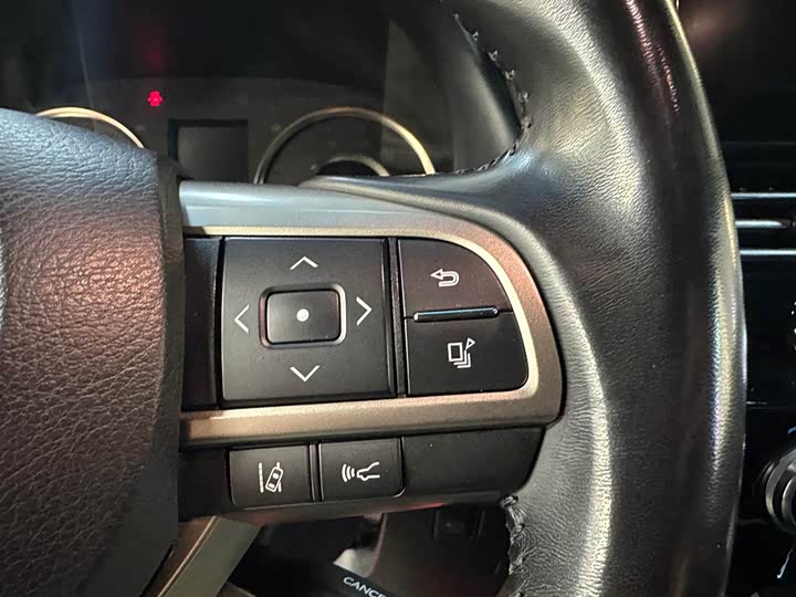 Фото 17 - Lexus LM