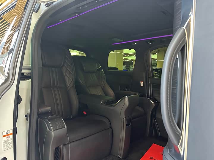 Фото 23 - Lexus LM