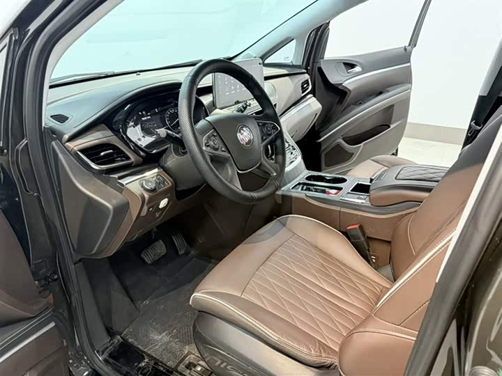 Фото 11 - Buick GL8 ES