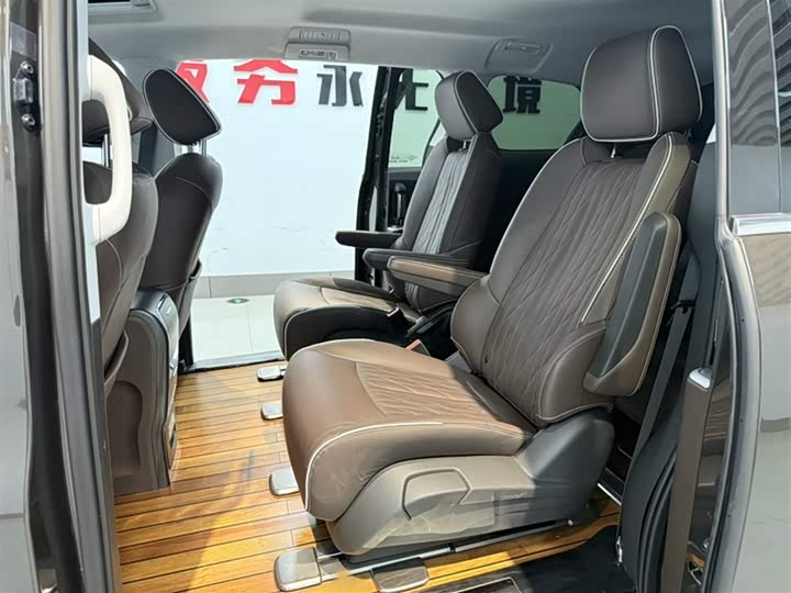 Фото 12 - Buick GL8 ES