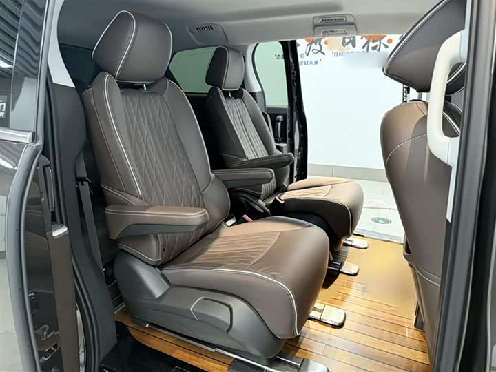 Фото 16 - Buick GL8 ES