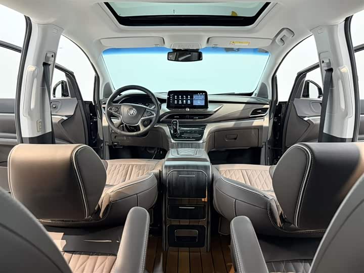 Фото 18 - Buick GL8 ES