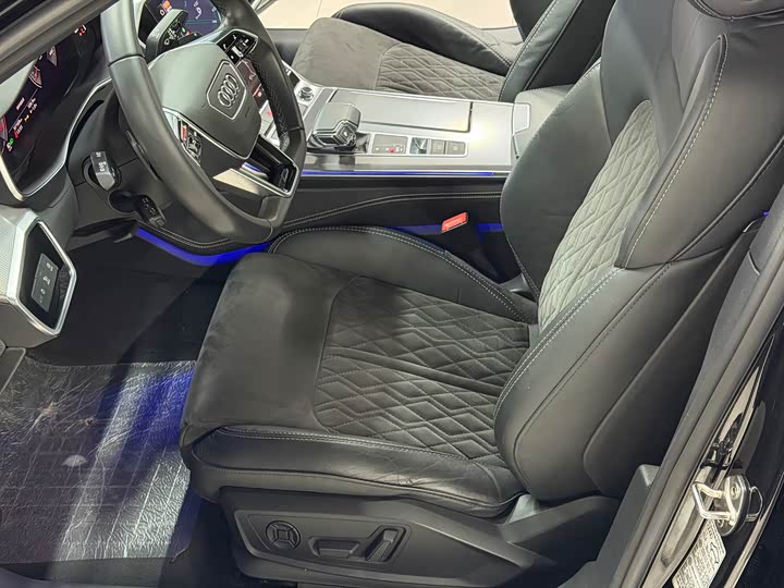 Фото 10 - Audi A6L