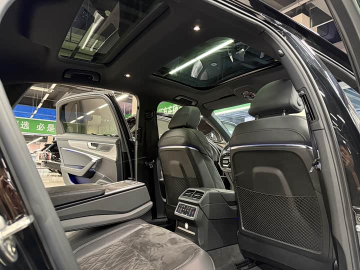 Фото 20 - Audi A6L