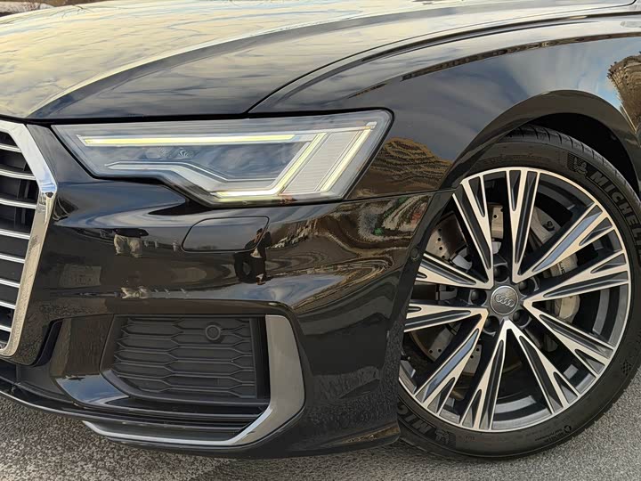 Фото 7 - Audi A6L