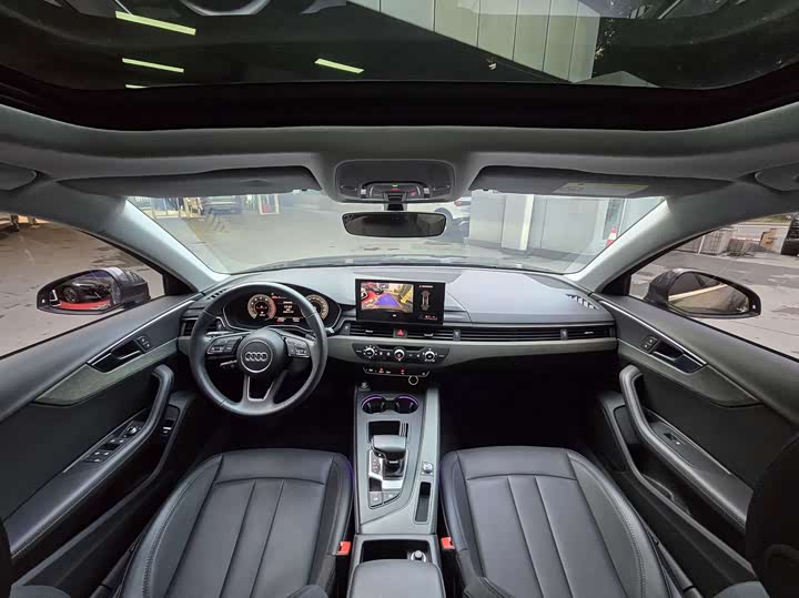 Фото 14 - Audi A4L