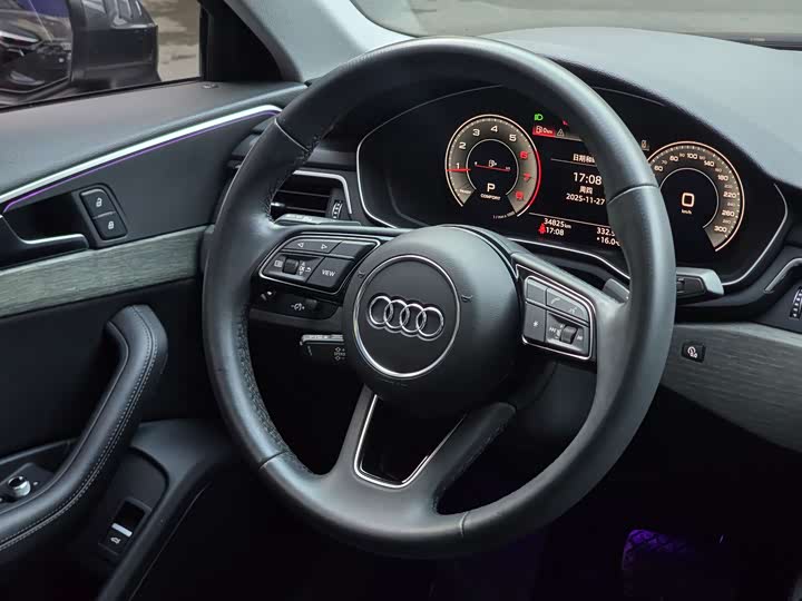 Фото 15 - Audi A4L