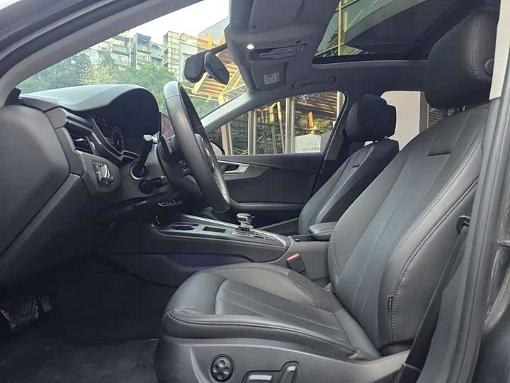 Фото 18 - Audi A4L