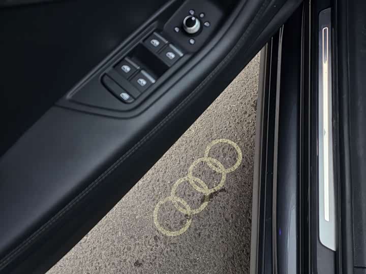 Фото 19 - Audi A4L