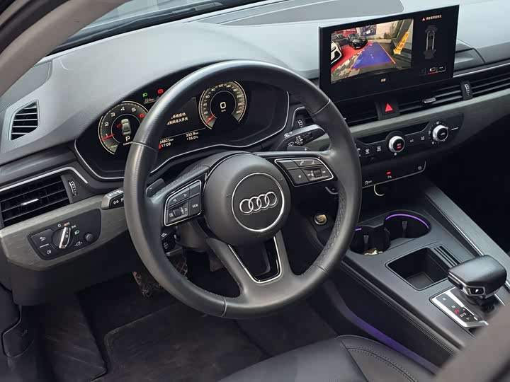 Фото 20 - Audi A4L