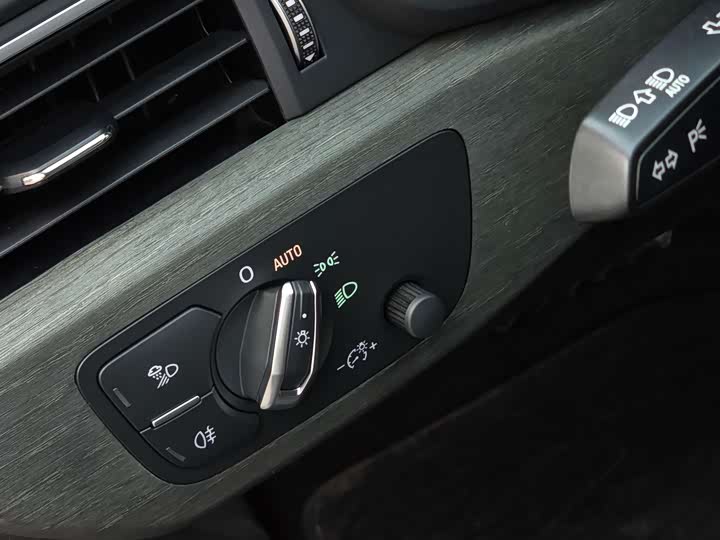 Фото 21 - Audi A4L