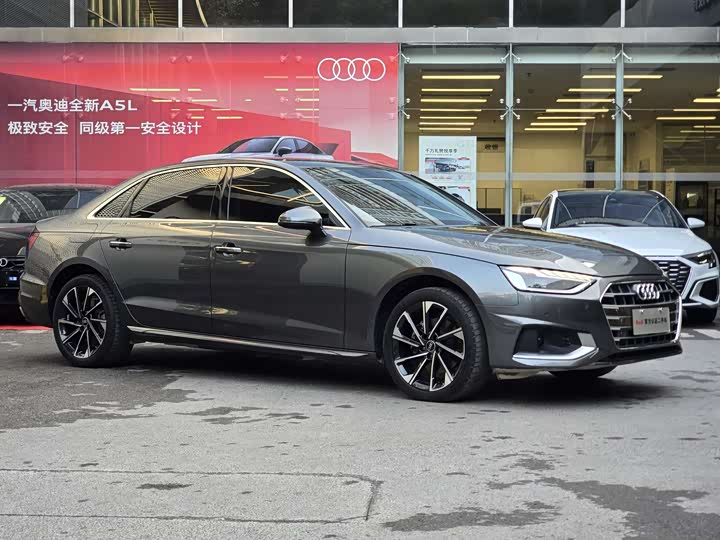 Фото 3 - Audi A4L