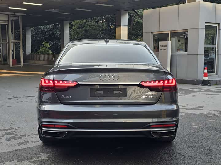 Фото 5 - Audi A4L