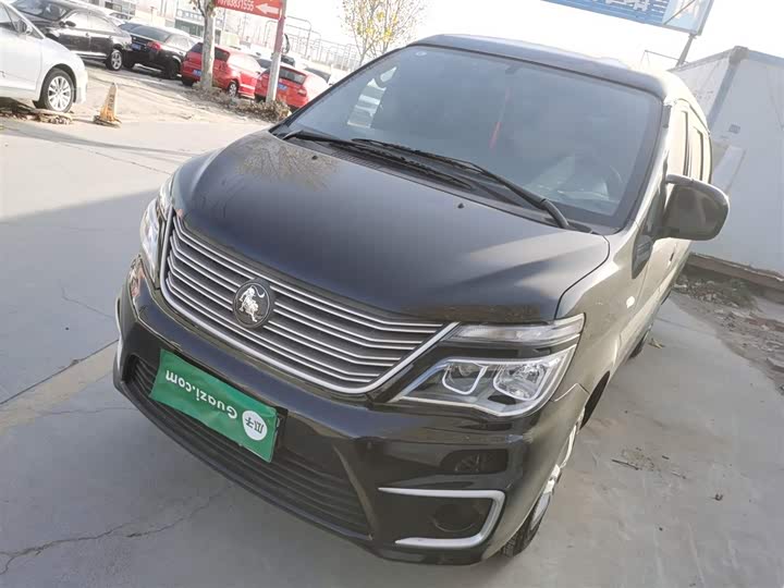 Фото 1 - Dongfeng Forthing Lingzhi M5