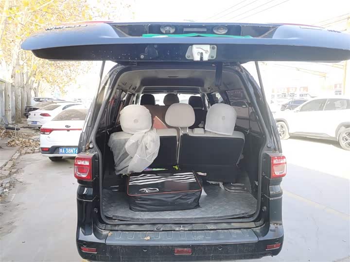 Фото 19 - Dongfeng Forthing Lingzhi M5