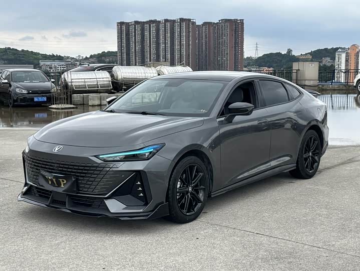 Фото 1 - Changan UNI-V