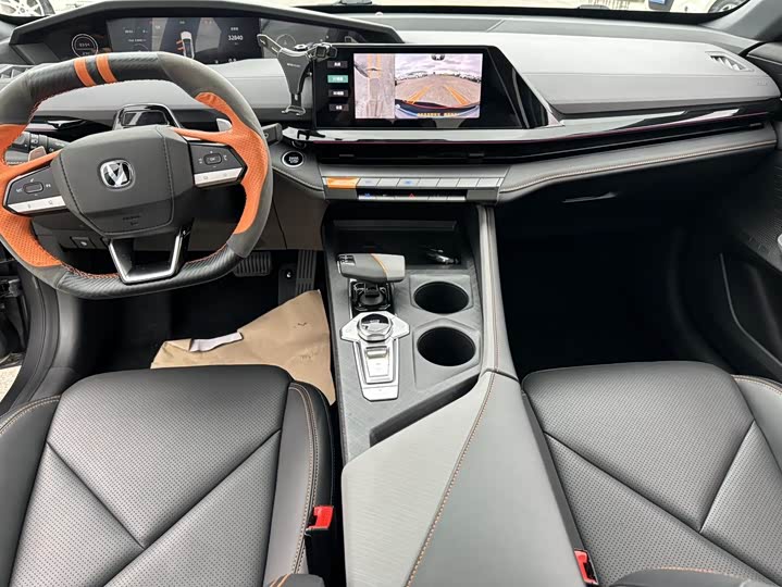 Фото 10 - Changan UNI-V