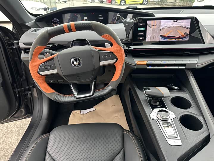 Фото 11 - Changan UNI-V