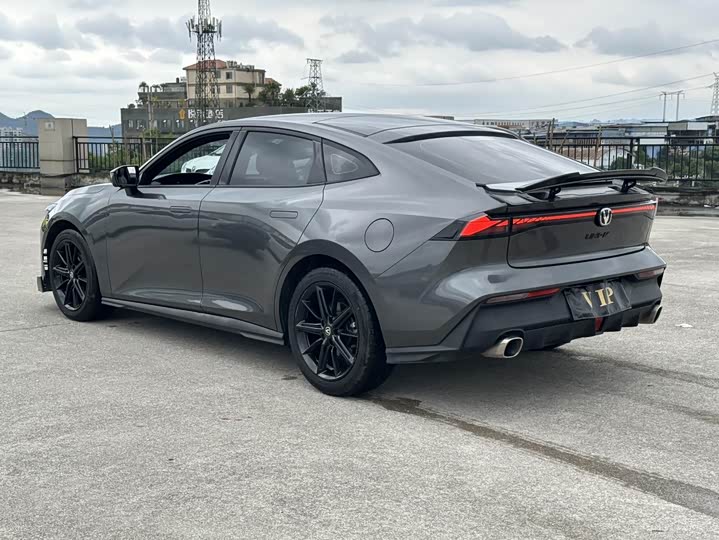 Фото 6 - Changan UNI-V