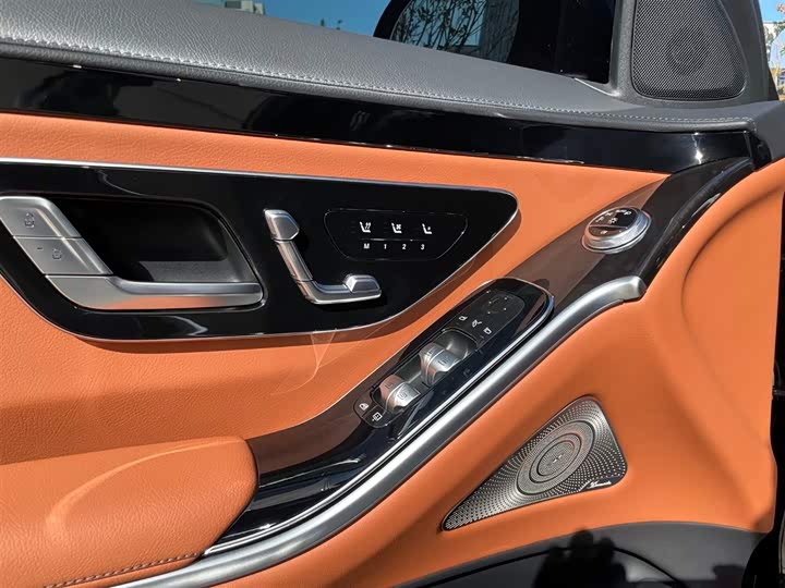 Фото 10 - Mercedes-Benz S-Class