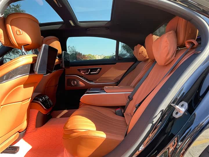 Фото 12 - Mercedes-Benz S-Class