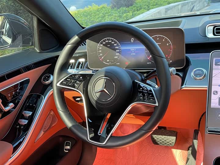 Фото 19 - Mercedes-Benz S-Class