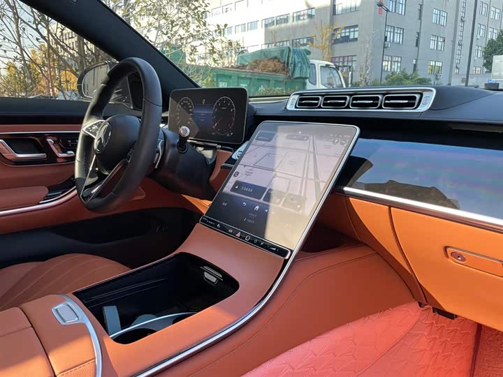 Фото 21 - Mercedes-Benz S-Class