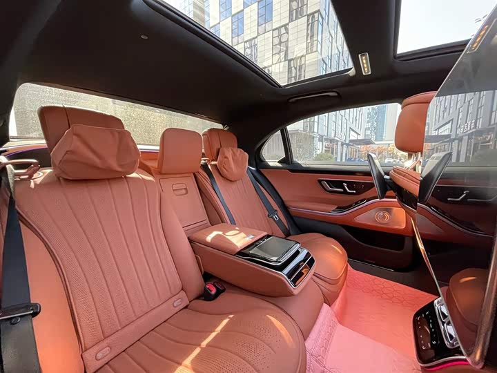 Фото 22 - Mercedes-Benz S-Class