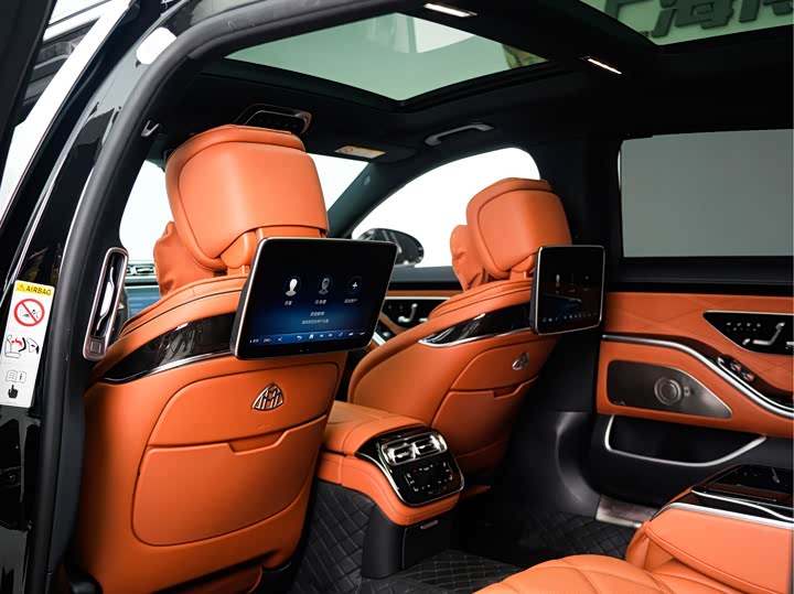 Фото 18 - Mercedes-Benz Maybach S-Class