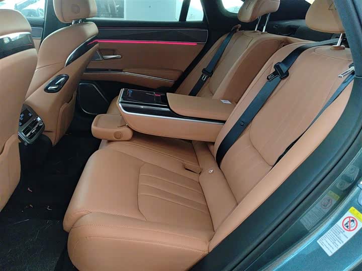 Фото 16 - BYD Han L