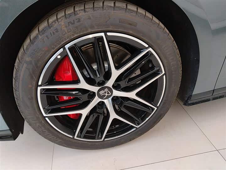 Фото 22 - BYD Han L