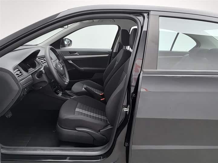 Фото 10 - Volkswagen Lavida