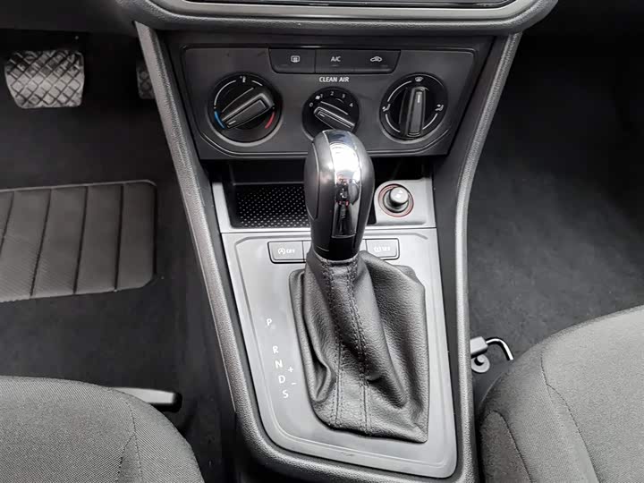 Фото 13 - Volkswagen Lavida