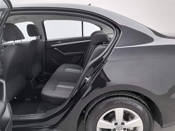 Фото 15 - Volkswagen Lavida