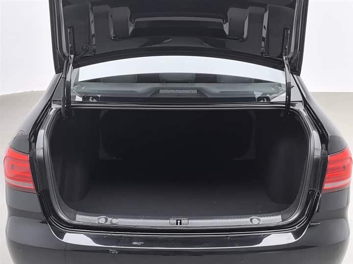 Фото 16 - Volkswagen Lavida