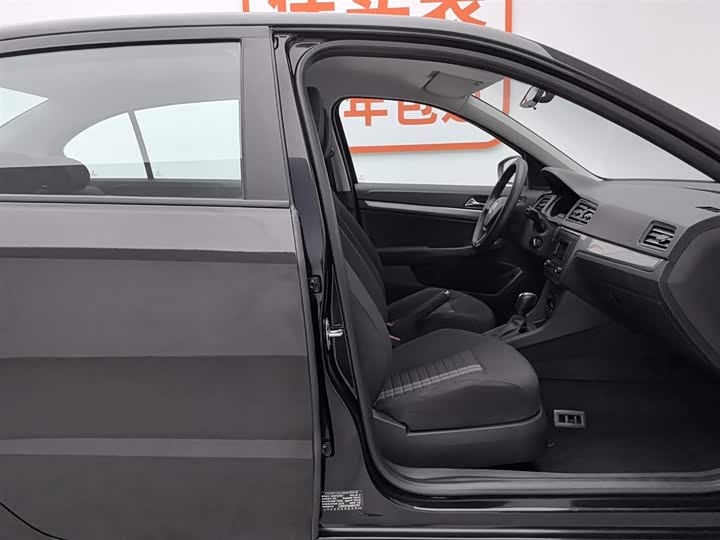 Фото 23 - Volkswagen Lavida