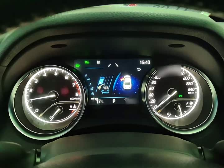 Фото 5 - Toyota Camry