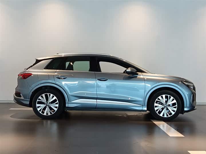 Фото 3 - Audi Q4 e-tron