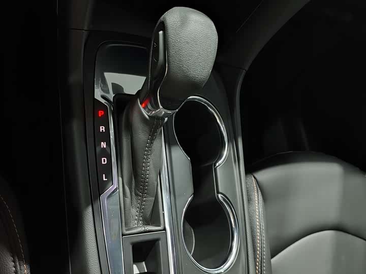 Фото 13 - Chevrolet Equinox