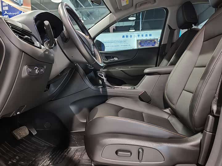 Фото 4 - Chevrolet Equinox