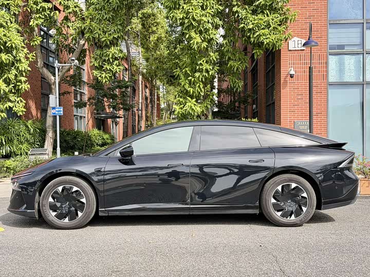 Фото 2 - XPeng F57