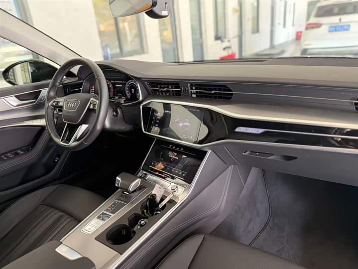 Фото 3 - Audi A6