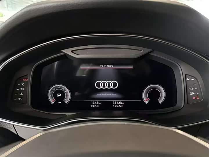 Фото 8 - Audi A6