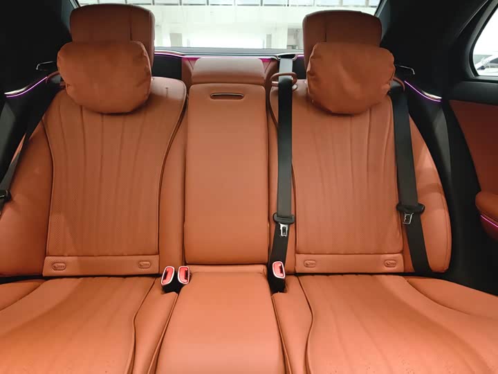 Фото 28 - Mercedes-Benz S-Class