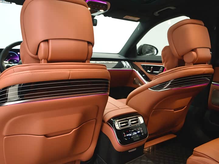 Фото 29 - Mercedes-Benz S-Class