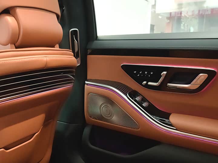 Фото 30 - Mercedes-Benz S-Class